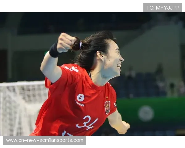 手球选手跳投高度十足